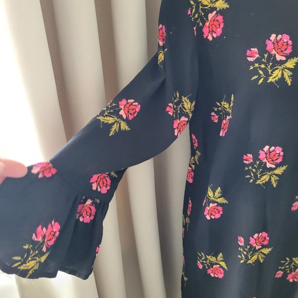 Old Navy black with floral print flowy dress - Picture 4 of 16